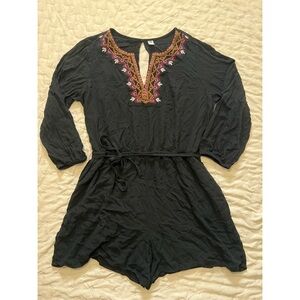 Old Navy V-Neck Embroidered Long Sleeve Romper - XL - EUC!